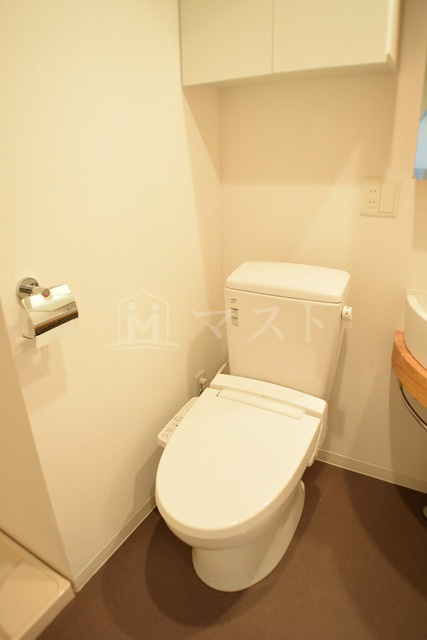 大阪市中央区上汐１丁目の賃貸マンションのトイレ