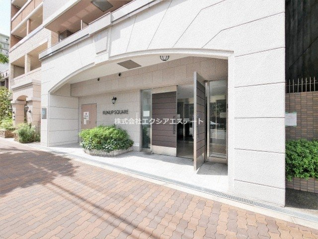 ラナップスクエア上本町のエントランス