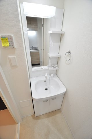 大阪市鶴見区諸口１丁目の賃貸マンションの洗面所