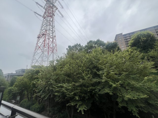 あそびの中に未来を感じる【こどもの国】が、この物件があるコトで【おとなの国】に。旧分譲地内に佇む邸宅は、生活にたくさんの彩りをもたらしてくれます。ビバ！こどもの国！な【青葉区奈良５丁目】リフォーム戸建の展望