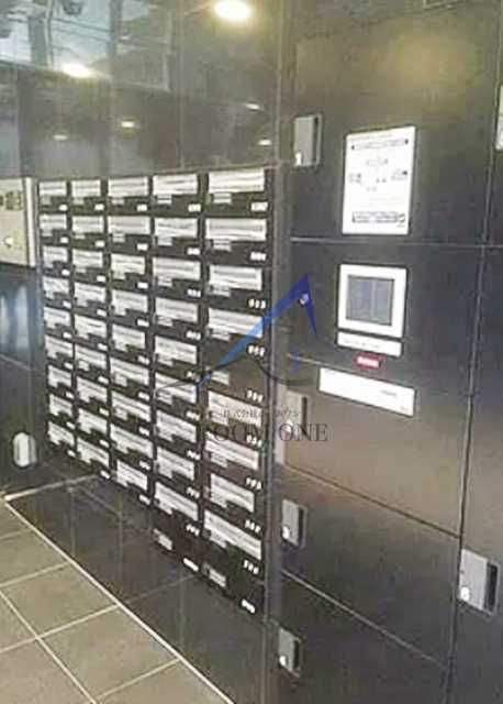 GENOVIA浅草橋green　veilのその他共用部分|集合ポストと宅配ボックスです。