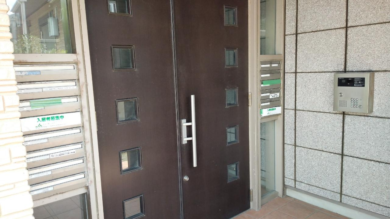 CREA湘南のエントランス