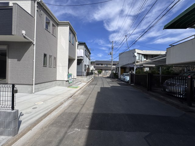 松戸市八ケ崎８丁目新築戸建の前面道路含む現地写真|東側前面道路