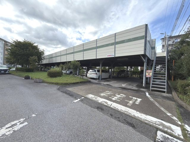 堀込第４住宅８棟の駐車場
