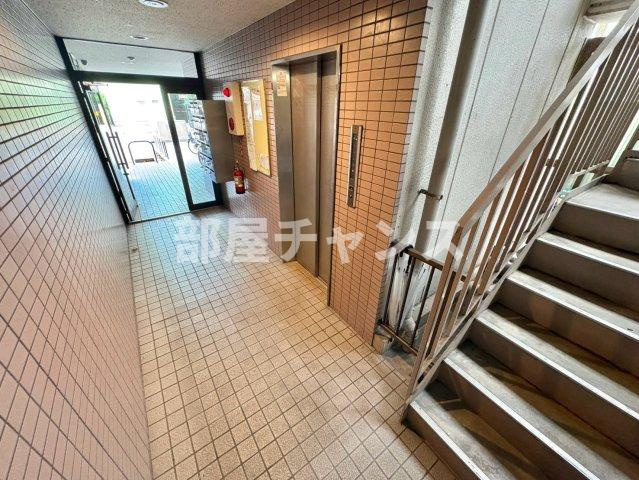 名古屋市中区丸の内２丁目の賃貸マンションのロビー