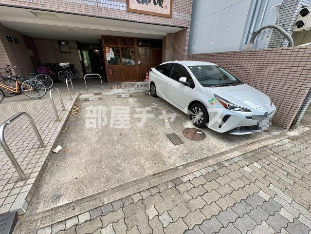 名古屋市中区丸の内２丁目の賃貸マンションの駐車場