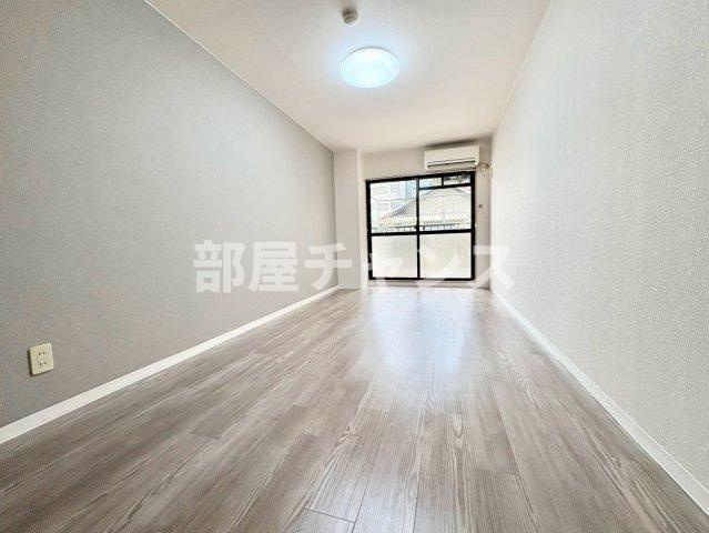 名古屋市中区丸の内２丁目の賃貸マンションの居間・リビング