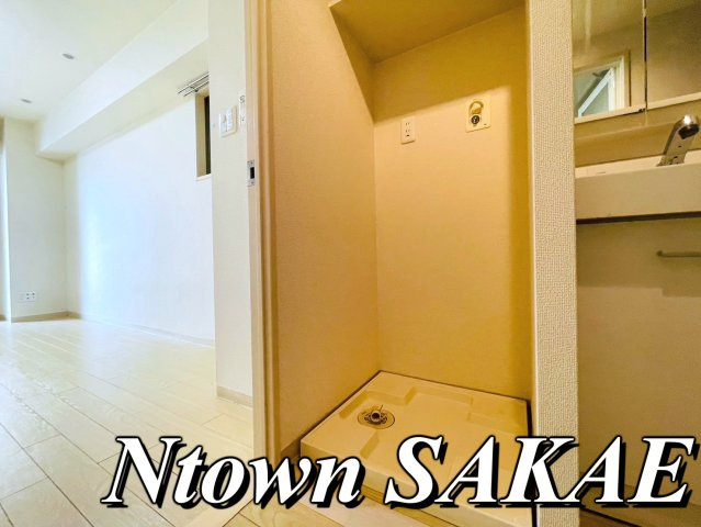 【設備】 | アンジュール栄 | 洗濯機置き場です