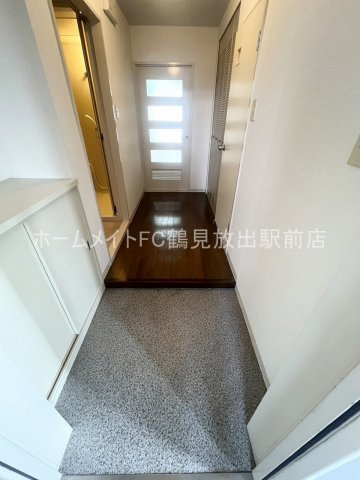 東大阪市西堤２丁目の賃貸マンションの玄関