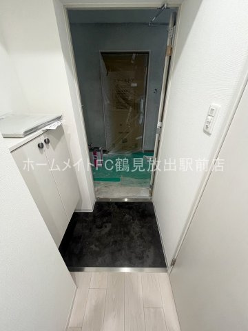 大阪市鶴見区今津中１丁目の賃貸マンションの玄関