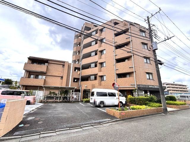 京王堀之内駅から平坦な道のりの好立地マンションです