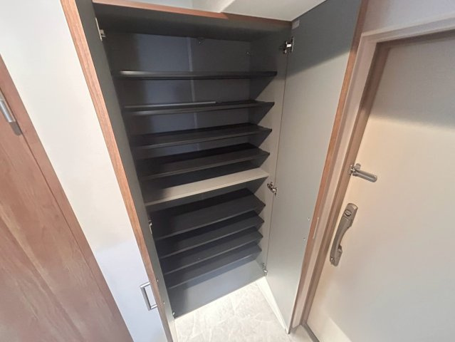 吹田市南吹田２丁目の賃貸マンションの収納