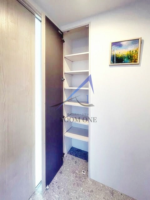 ｔｈｅ１０　　ＡＫＡＢＡＮＥ　ＷＥＳＴの玄関|玄関です。