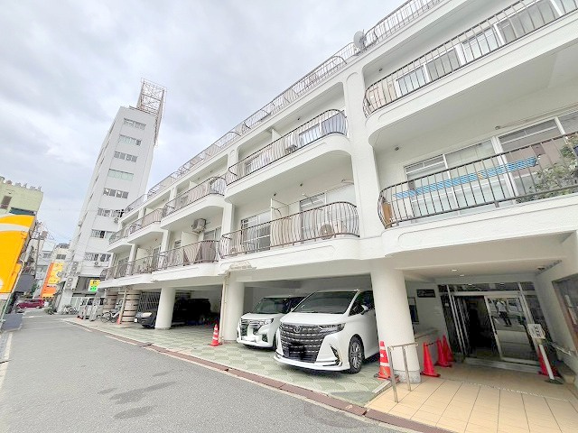十三エステートハイツの外観