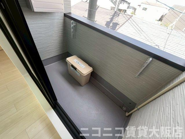 大阪市旭区赤川４丁目のアパートのバルコニー
