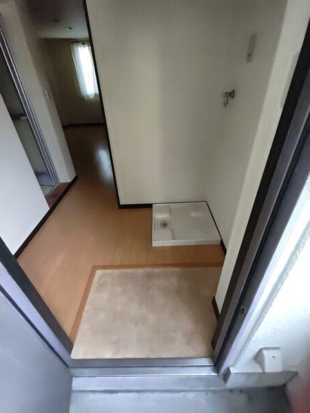 PLAZA 1 ビルの玄関