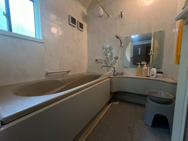 嘉麻市馬見　2階建　５LDKSの浴室