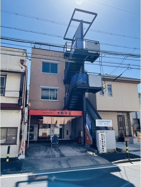 ビル琴の外観