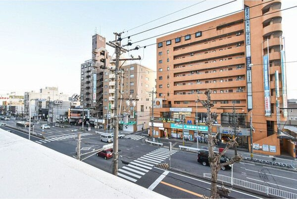 Gramercy Shiromi-doriの展望