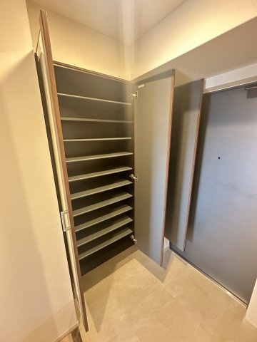 大阪市浪速区戎本町１丁目の賃貸マンションの収納