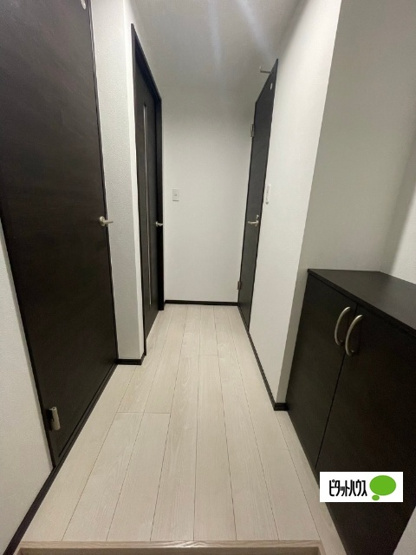 【玄関】 | 別部屋の写真となります