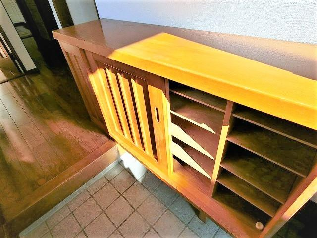 くぬぎ山一戸建貸家の玄関