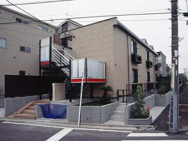 レオパレスＭａｈａｎａＣｒｅａの外観