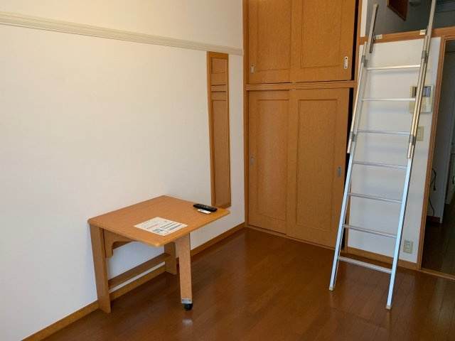 レオパレスアルジャンＫＯＹＡＭＡのその他|2階は絨毯仕様