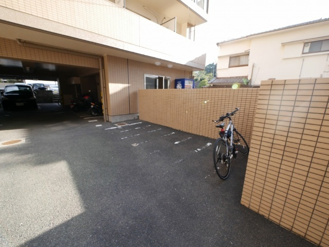 ケントクレールの駐車場