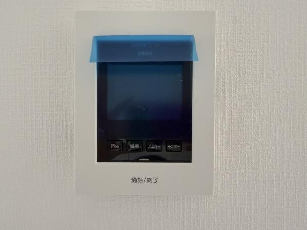 【内装】 | お子様のお留守番にも安心なＴＶモニタ付インターホン。
大切なご家族と住まいを守るホームセキュリティ付が、安心な生活をサポートします。