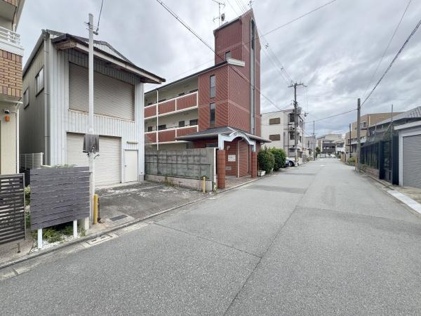 【前面道路含む現地写真】