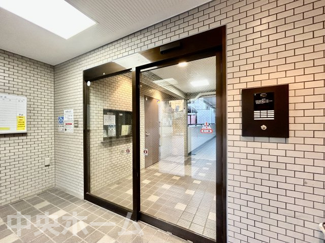 セントエルモお花茶屋の防犯設備|【オートロック】オートロックシステムでセキュリティ充実。当たり前ですが、安全で安心して暮らすのって大事ですよね。お探しのご条件でオートロック付きの物件を探す方も多いですがやはりセキュリティは大事です。