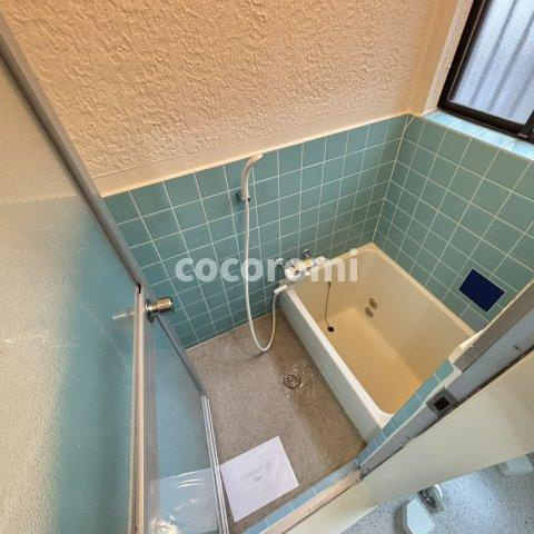 枚方市高野道戸建ての浴室