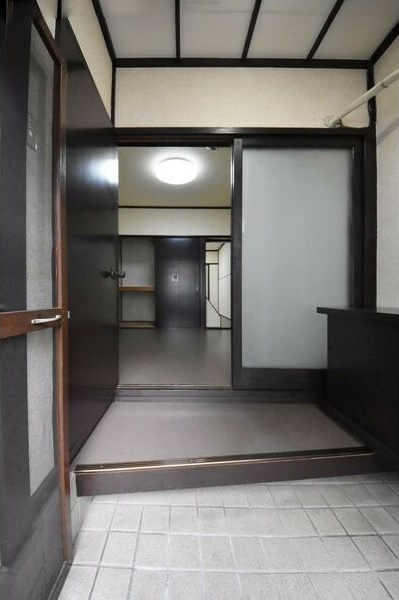 門真ヴィンテージテラスの玄関
