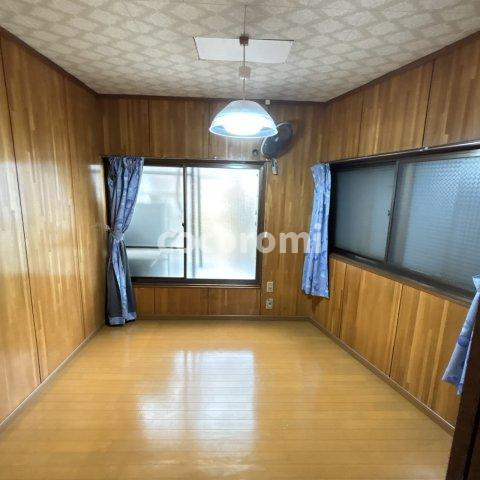 黒原新町戸建の洋室
