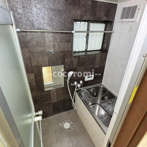 禁野本町の浴室