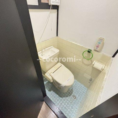 金田町3丁目戸建のトイレ