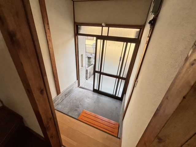 錦町貸家の玄関