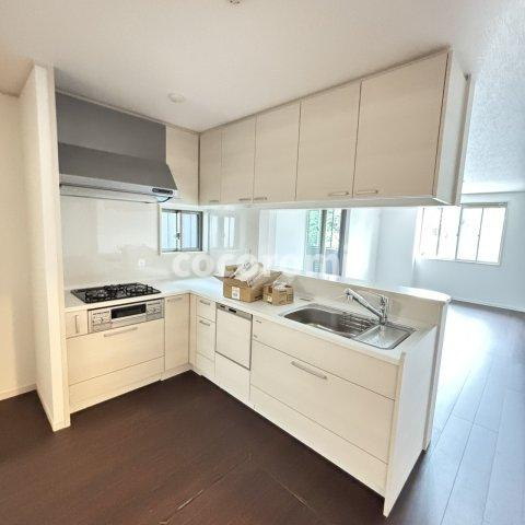 太秦緑が丘戸建のキッチン