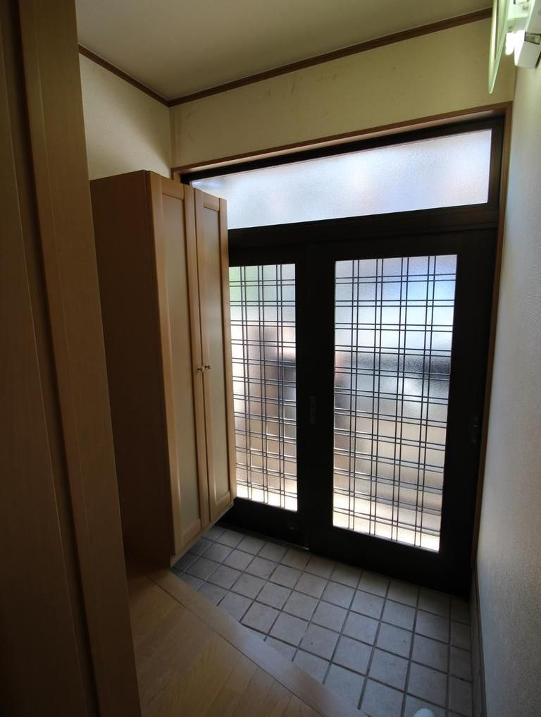 門真市島頭戸建ての玄関