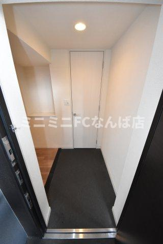 プレサンス松屋町駅前デュオの玄関