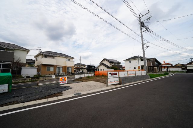 新築　前橋市上新田町　Blooming　Garden　1号棟の外観|現地写真　2026年11月完成予定！類似物件のご内覧等、お気軽にお問合せください♪　							
　							
