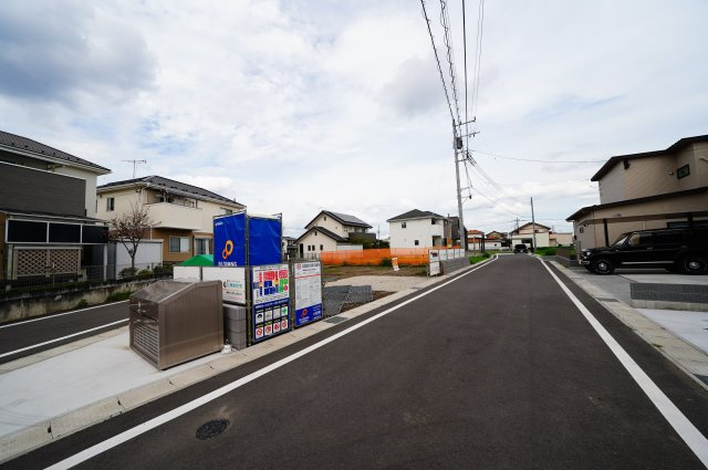 新築　前橋市上新田町　Blooming　Garden　1号棟の駐車場|現地写真　駐車スペースは並列3台分可能です！
