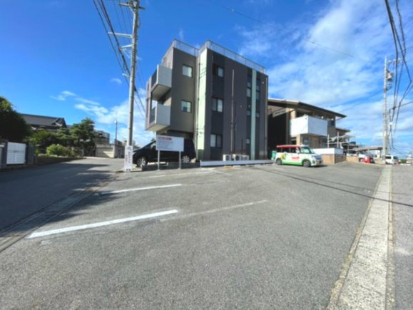 明大寺町大圦　貸店舗の駐車場