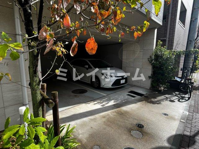 ライジングプレイス蒲田南の駐車場