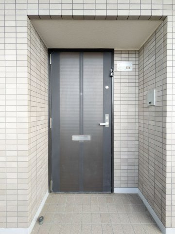 サンシャイン鶴見緑地の玄関