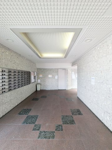 サンシャイン鶴見緑地のロビー
