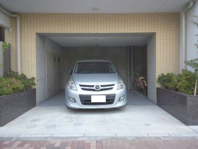プレール・ドゥーク西浅草の駐車場