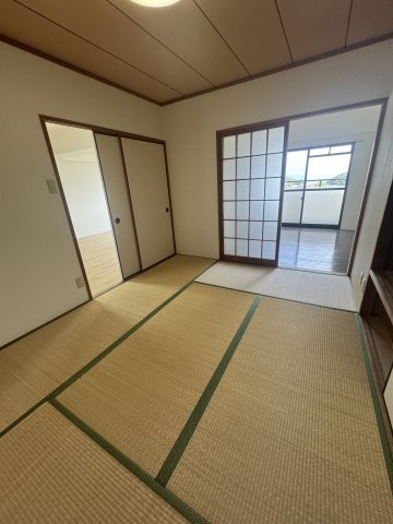 エクレール鶯町の和室