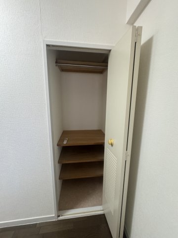 エクレール鶯町の収納